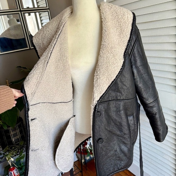 ASOS DESIGN Curve luxe collared bonded borg belted jacket - Picture 7 of 11